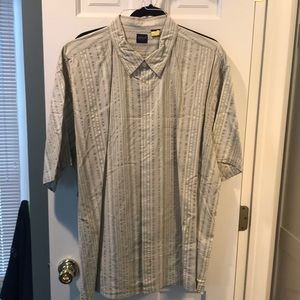 Green short sleeve collared shirt